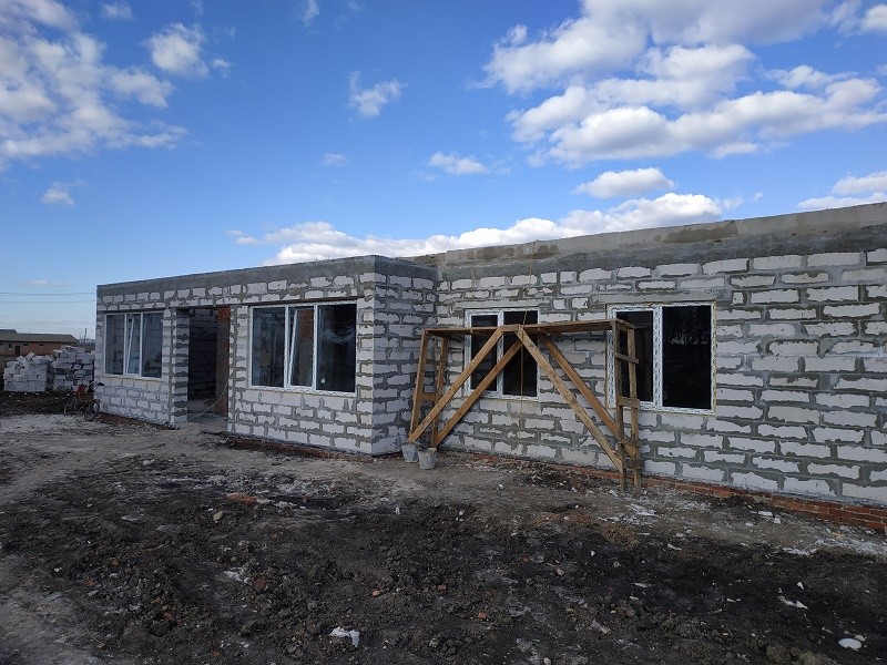 В селі Іванівка Барвінківського району продовжується будівництво нової сучасної амбулаторії сімейної медицини